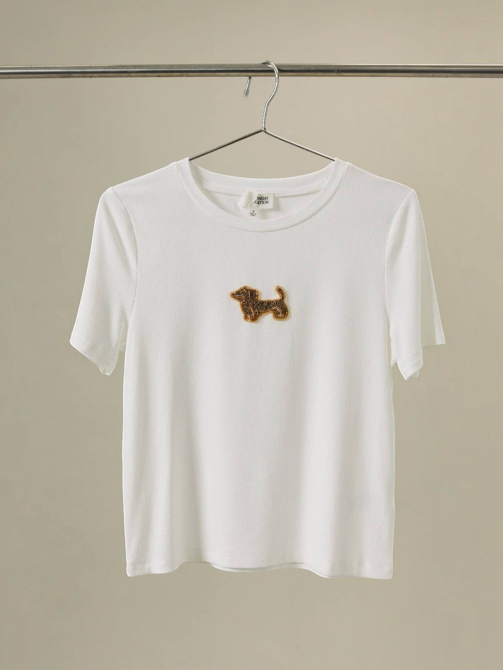 Mialur white ribbed crew neck t-shirt featuring a decorative dachshund dog embellishment on the chest.